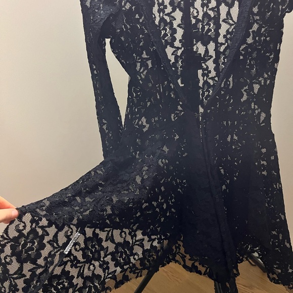 Elegant Gothic Black Lace Blazer - Picture 2 of 6